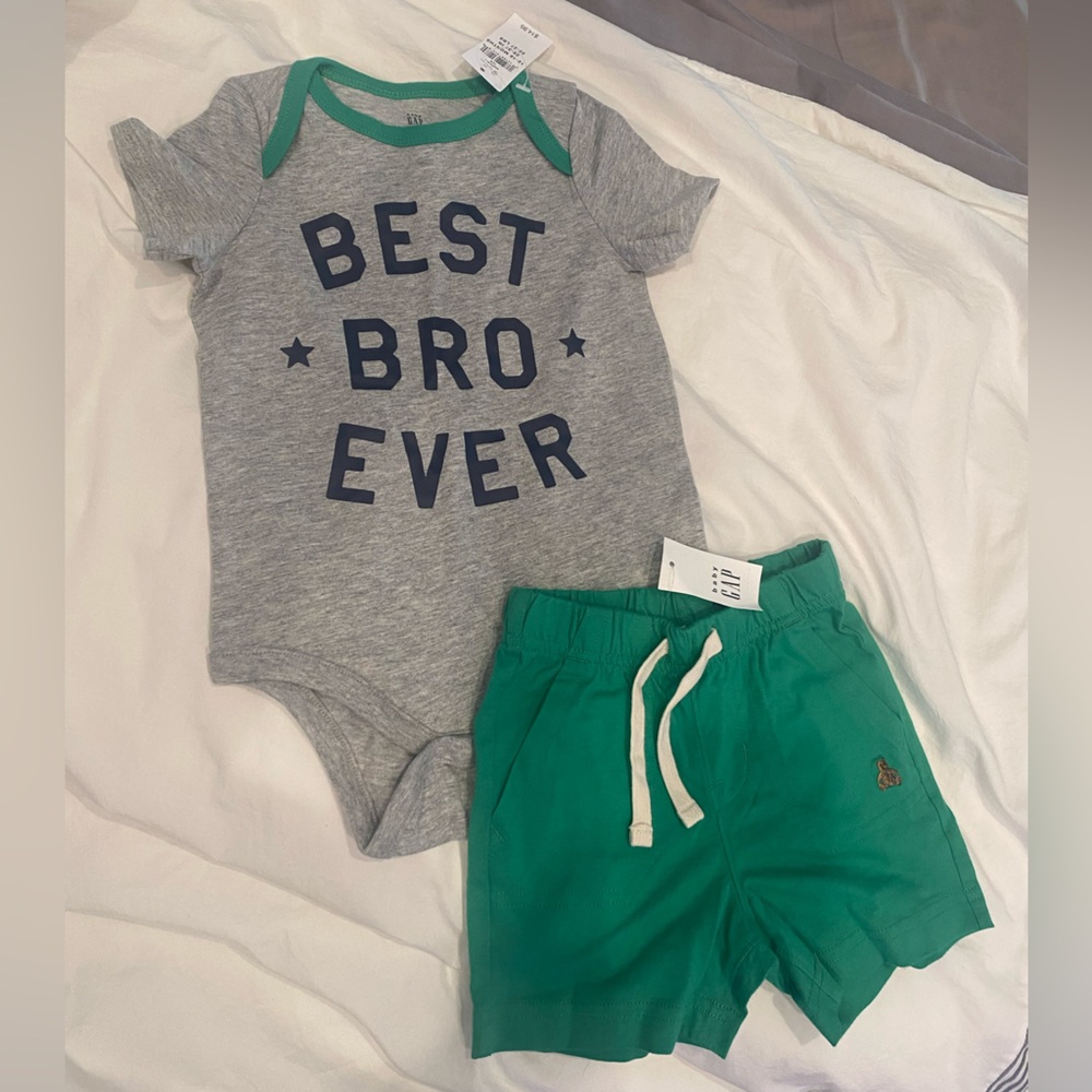 NWT 12-18 month Baby Gap boys outfit